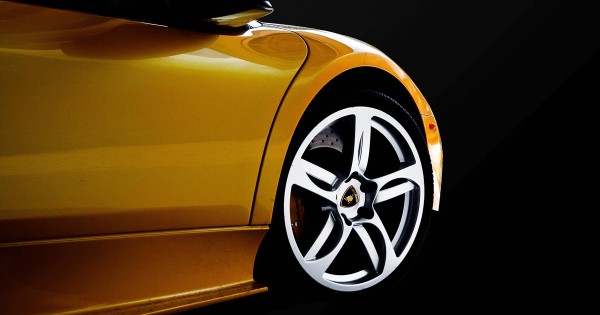 Alloy wheel - Sport car - Lamborghini